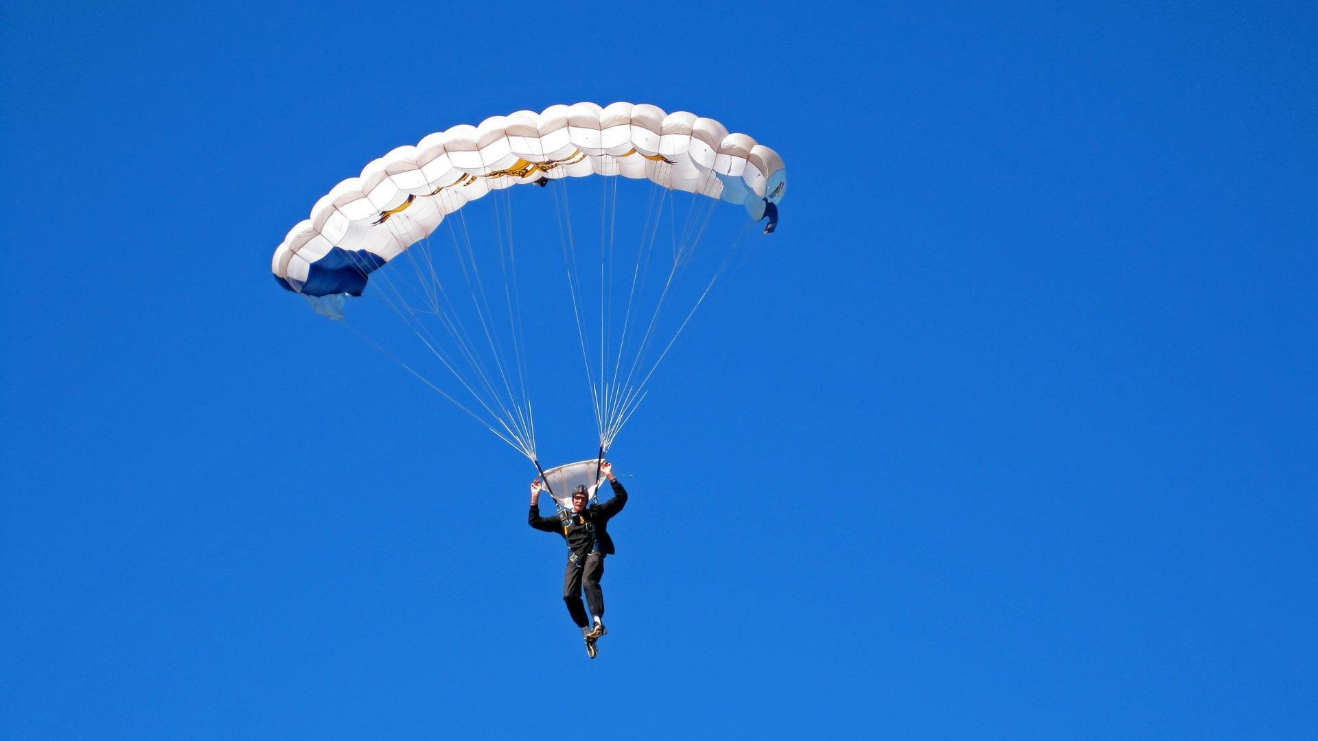 中国足球青训著名教练走出国门，推动国际交流合作，中国足球青训球员