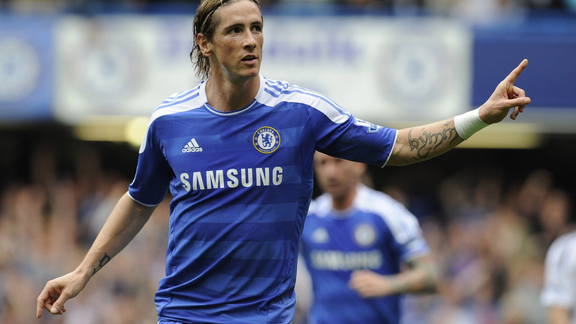 巴塞罗那2-2战平皇马，莱万和莫拉塔各入一球，巴塞罗那绝杀皇马